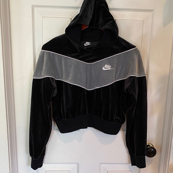 Nike Women's Velour Cropped Hoodie Sweatshirt black gray vintage style - Picture 1 of 11